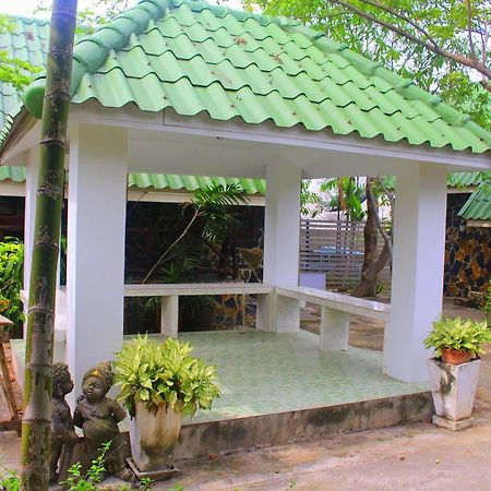 Squid Resort Haad Chao Samran Ngoại thất bức ảnh