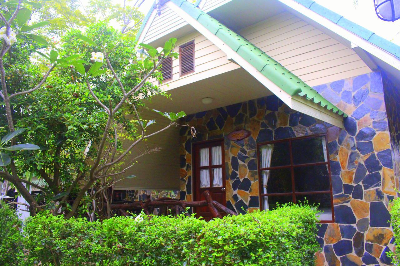 Squid Resort Haad Chao Samran Ngoại thất bức ảnh